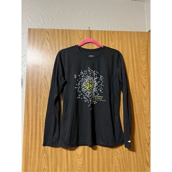 Brooks Running Black Long Sleeve Top With Business Logo Woman’s Size Large - Picture 1 of 8